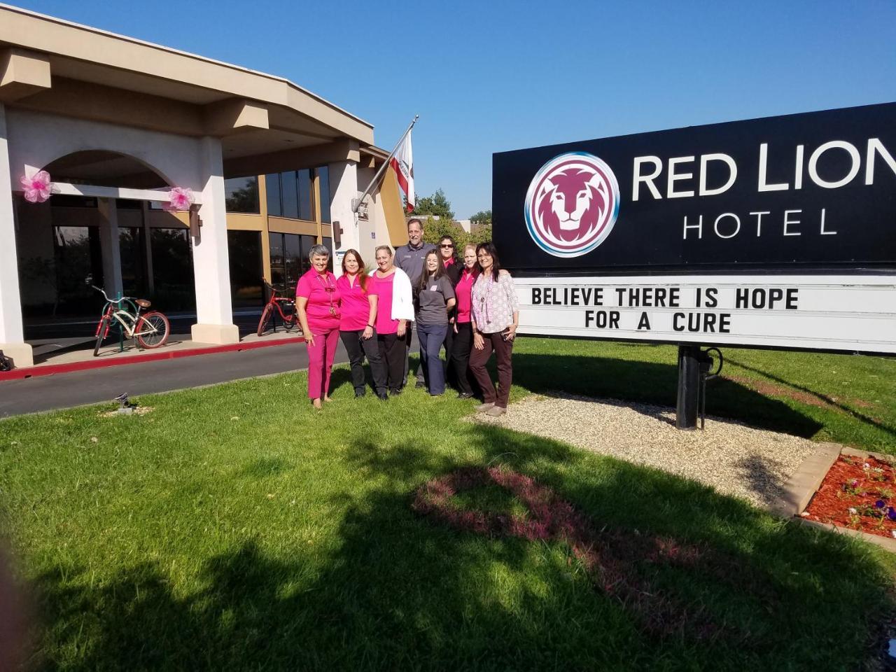 Red Lion Hotel Redding Zewnętrze zdjęcie