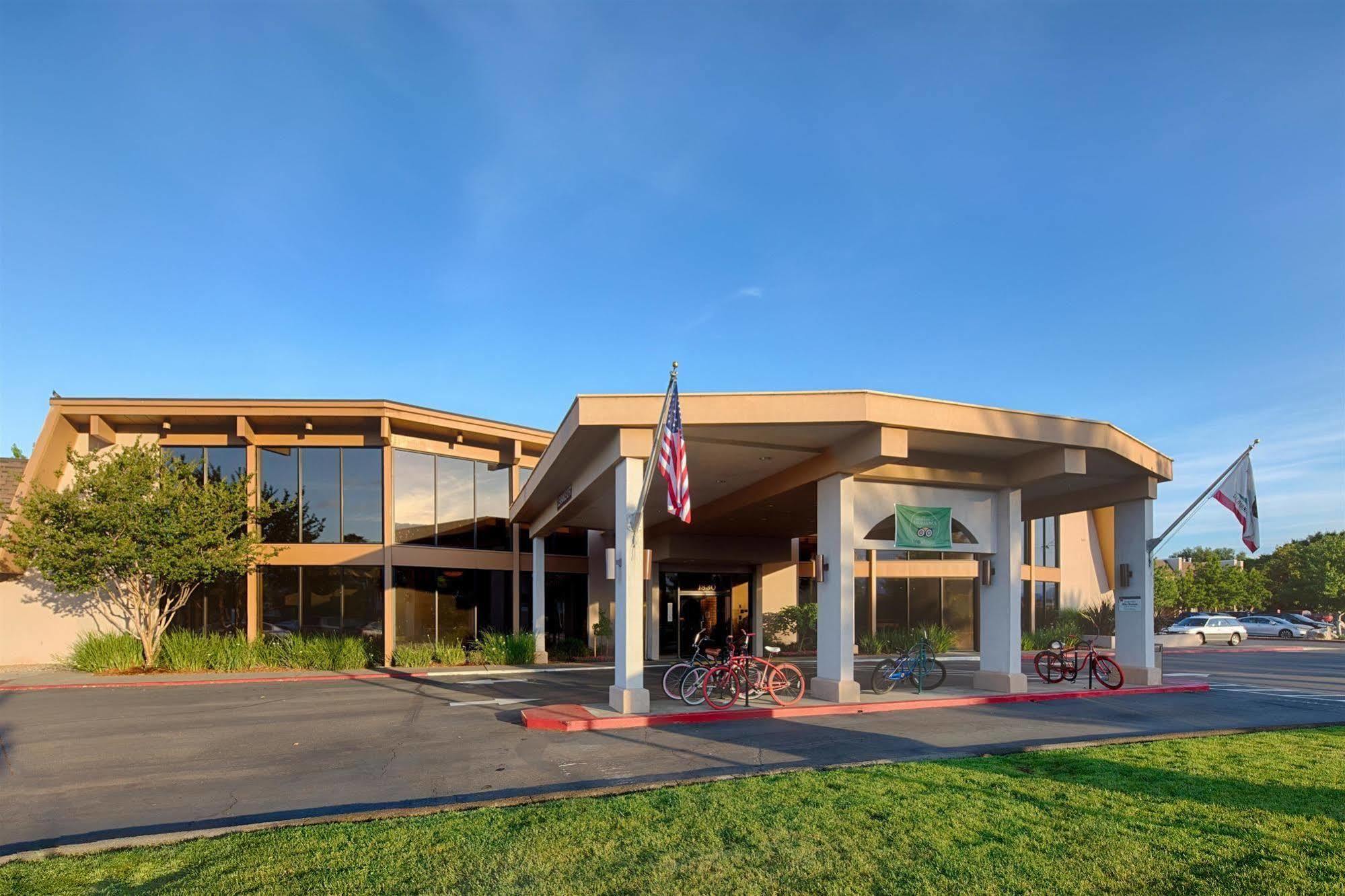 Red Lion Hotel Redding Zewnętrze zdjęcie